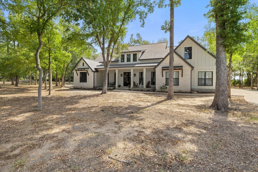 Modern Farmhouse By Nalle Custom Homes On One In Elgin, Texas, United