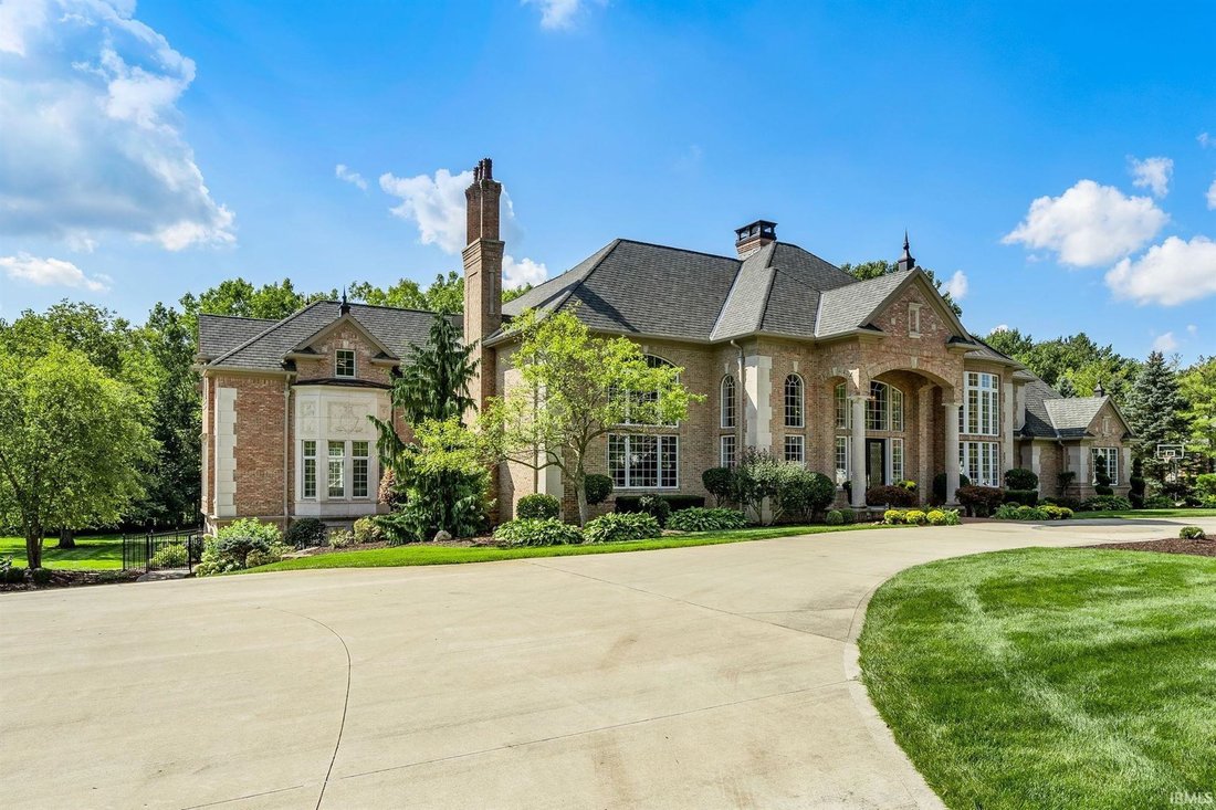 Timeless Elegance With Modern Comforts In Granger, Indiana, United