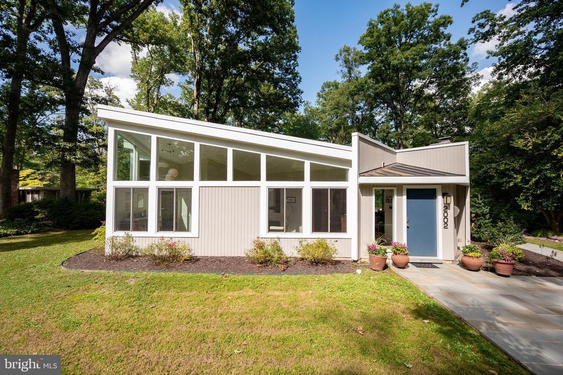 Mid Century Modern Home Extensively In Belle Haven, Virginia, United