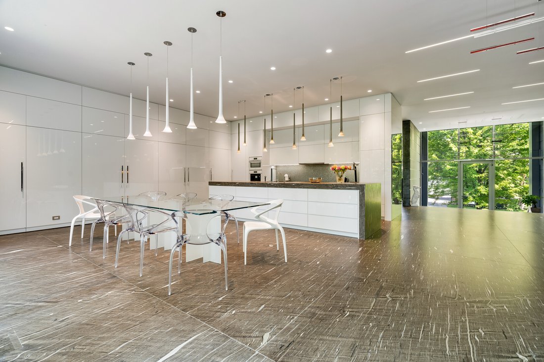 House in Toronto, Ontario, Canada 2 - 12648272