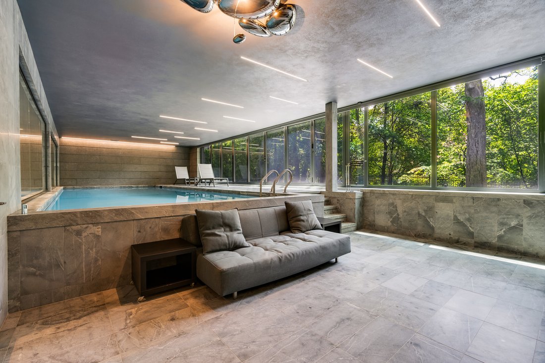 House in Toronto, Ontario, Canada 3 - 12648272