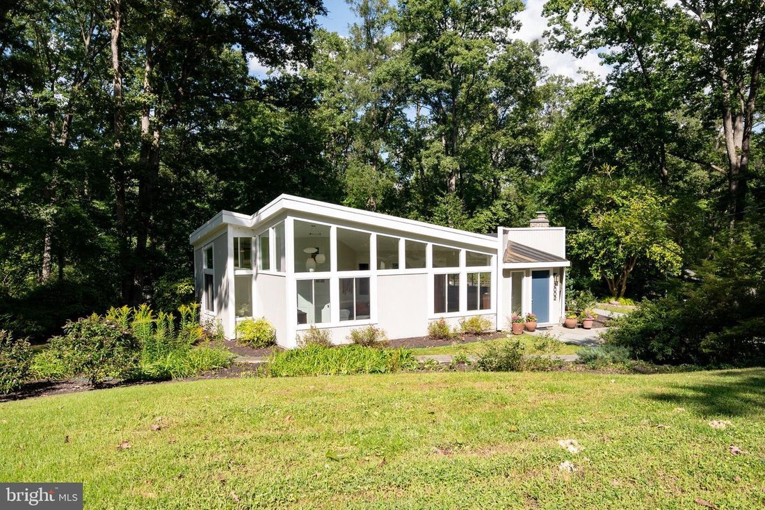 Mid Century Modern Home Extensively In Belle Haven, Virginia, United