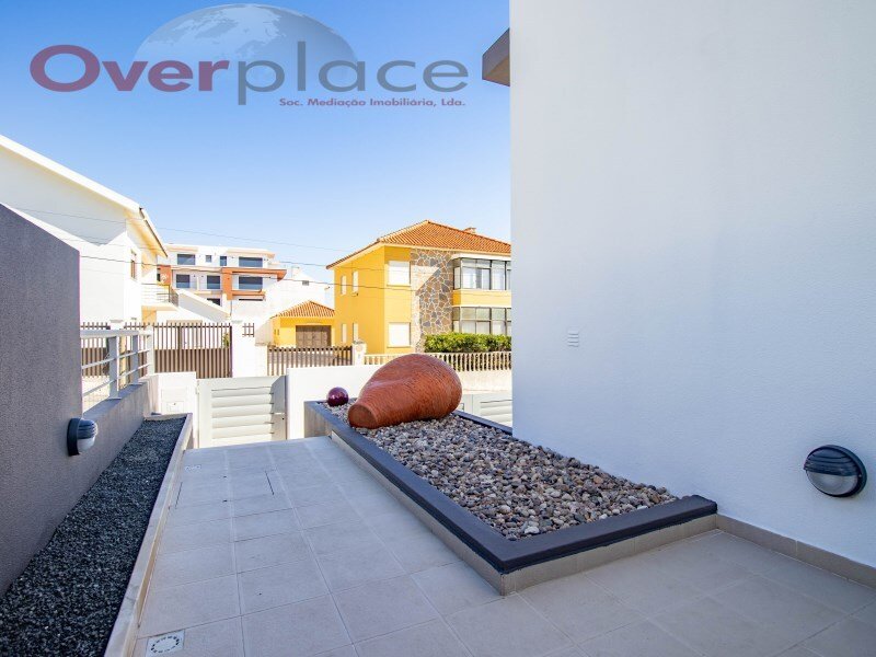 House 4 Bedrooms Sale Lourinhã In Lourinhã, Lisbon, Portugal For Sale