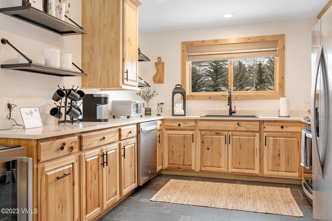 Modern Mountain Townhome In Charming And In Avon, Colorado, United