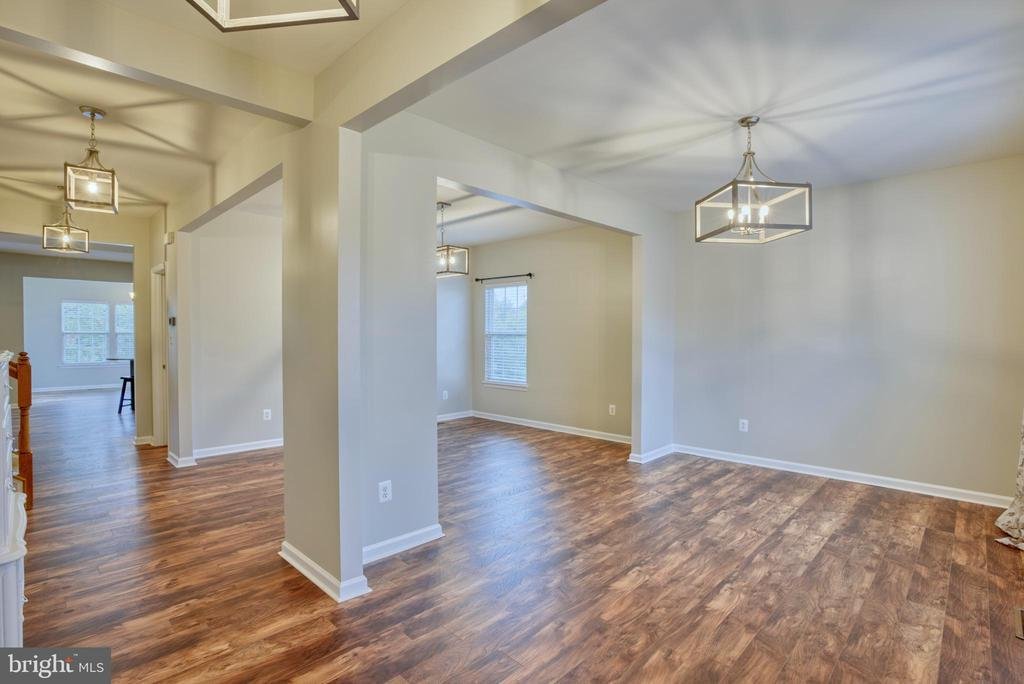 6 Bedrooms Single Family Detached In Aldie, Virginia, United States For