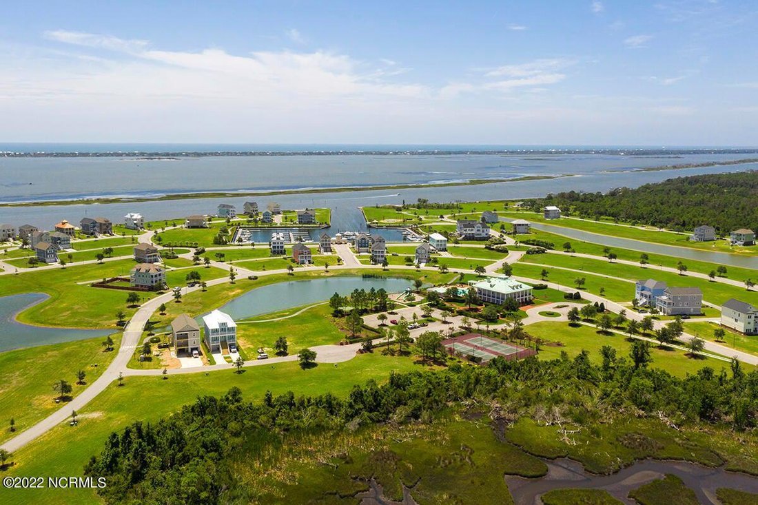 Crystal Coast Direct Waterfront New In Newport, North Carolina, United States For Sale (12494521)