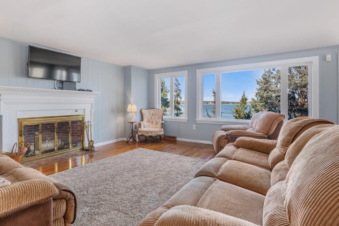 Dream Waterfront Property On Daniels In Mashpee, Massachusetts, United