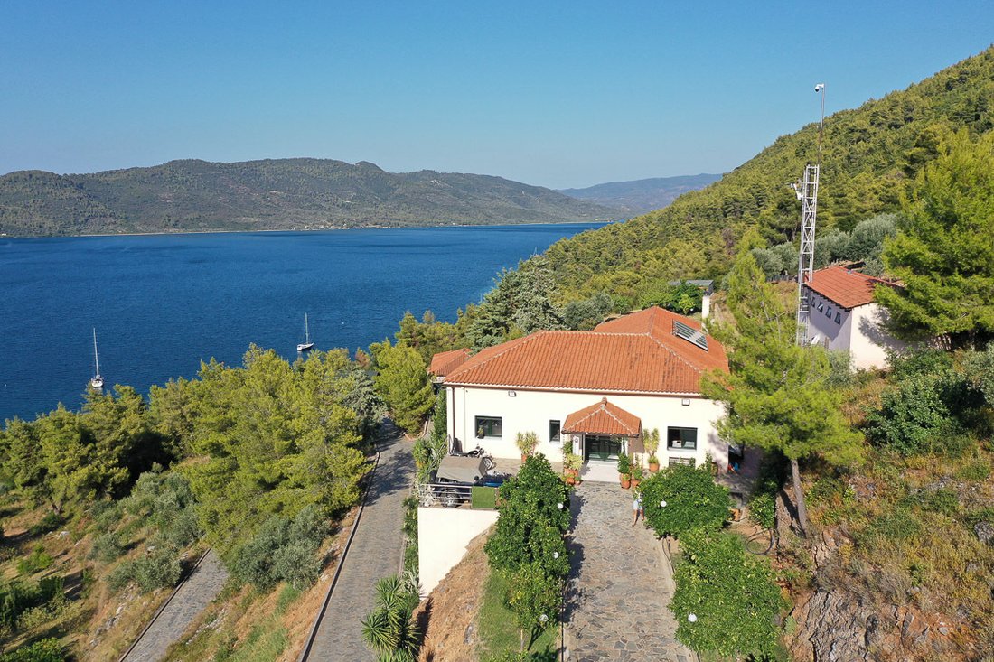 Estate in Istiaia-Aidipsos, Thessaly and Central Greece, Greece 4 - 13317249