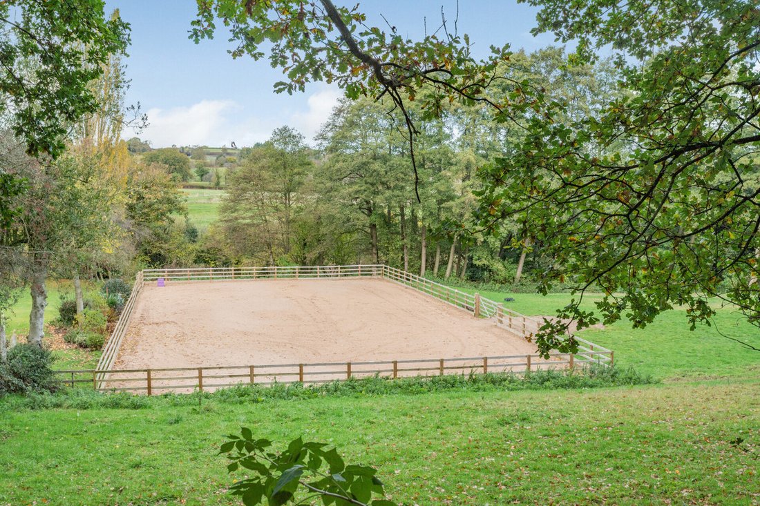 4 Bedroom Link Detached House For Sale In Dale Abbey, England, United