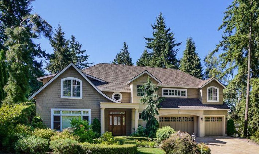 Beautiful Enatai Traditional In Bellevue, Washington, United States For