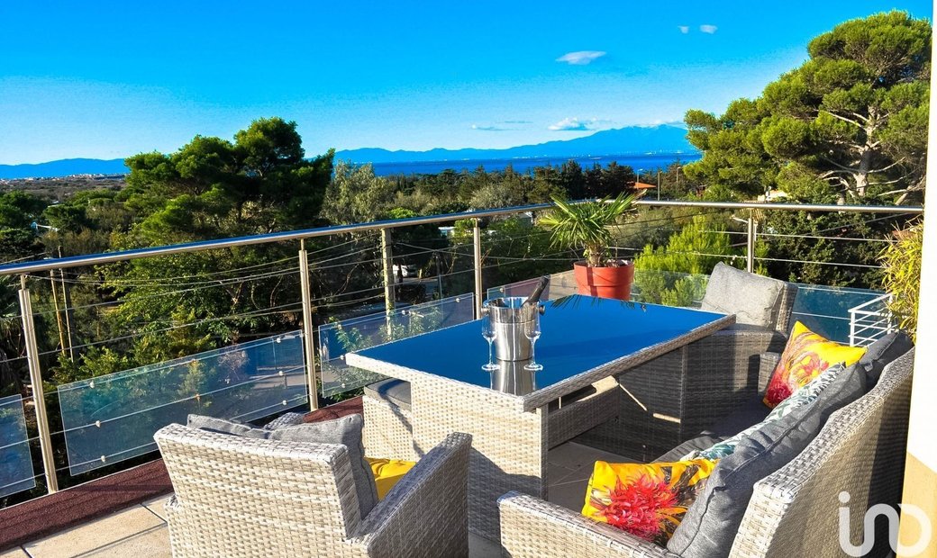 Vente Immeuble 8 Pièces In Leucate, Occitanie, France For Sale (13312040)