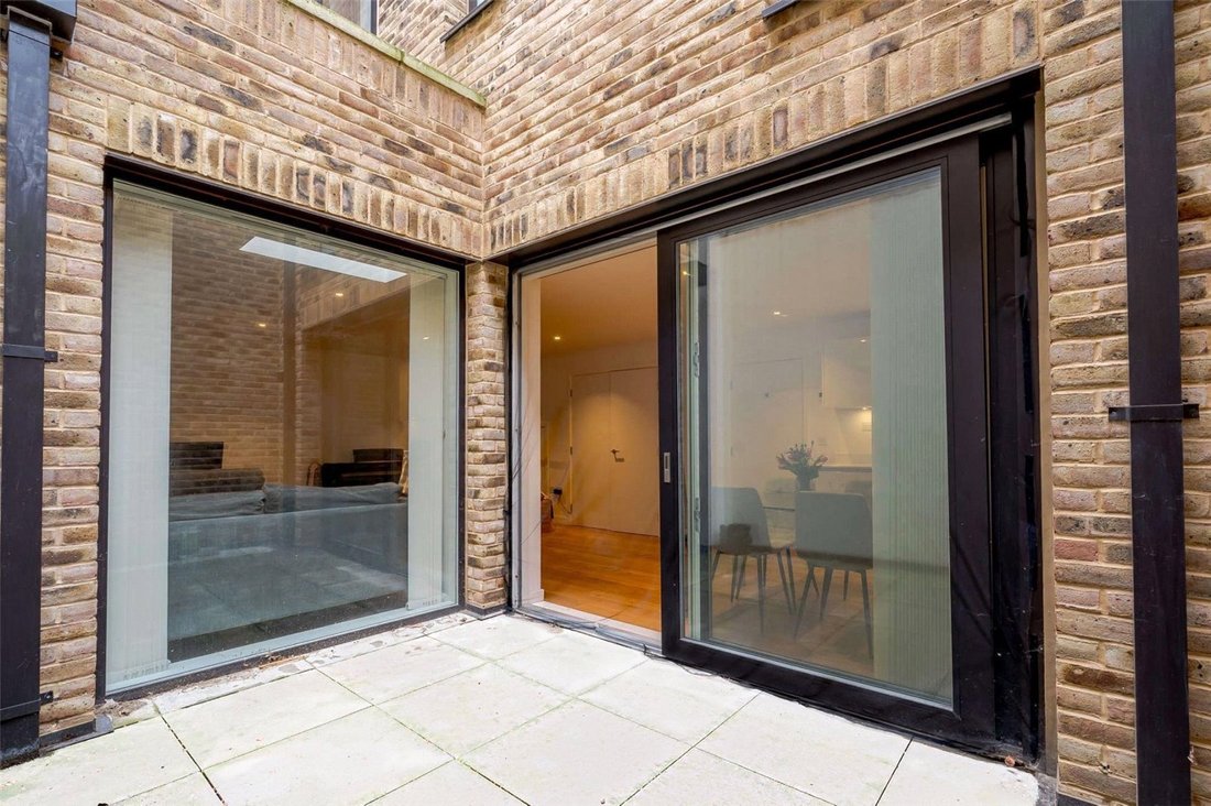 3 Bedroom Terraced House For Sale In London In London, England, United