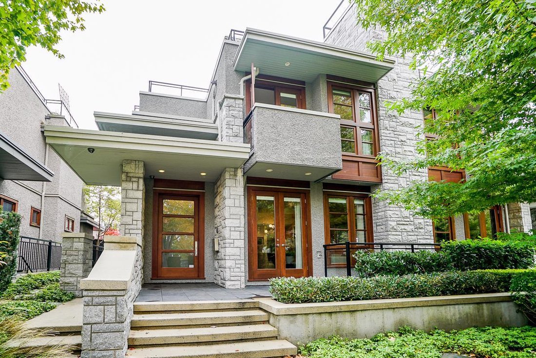 Stunning Half Duplex In In University Endowment Lands, British Columbia