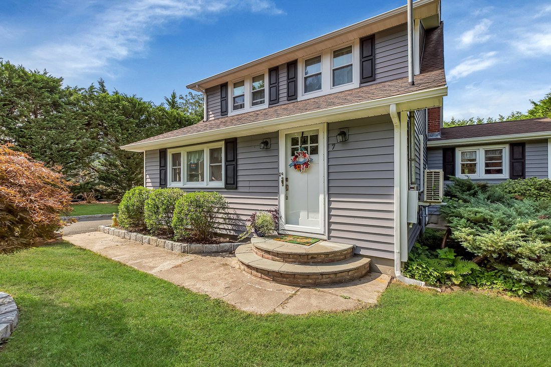 7 Lakeview, Eastport, Ny, 11941 In Eastport, Ny, United States For Sale