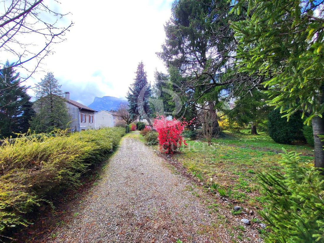 Maison à Claix In Claix, Auvergne Rhône Alpes, France For Sale (13317513)