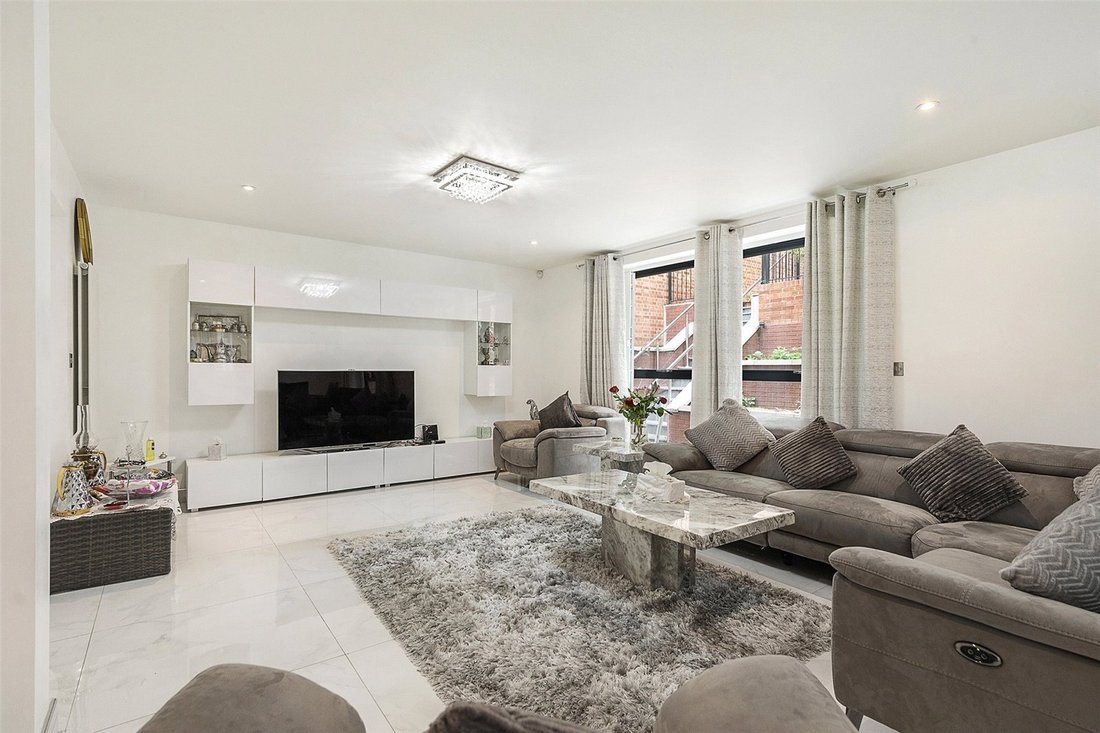 7 Bedroom Detached House For Sale In London In London, England, United