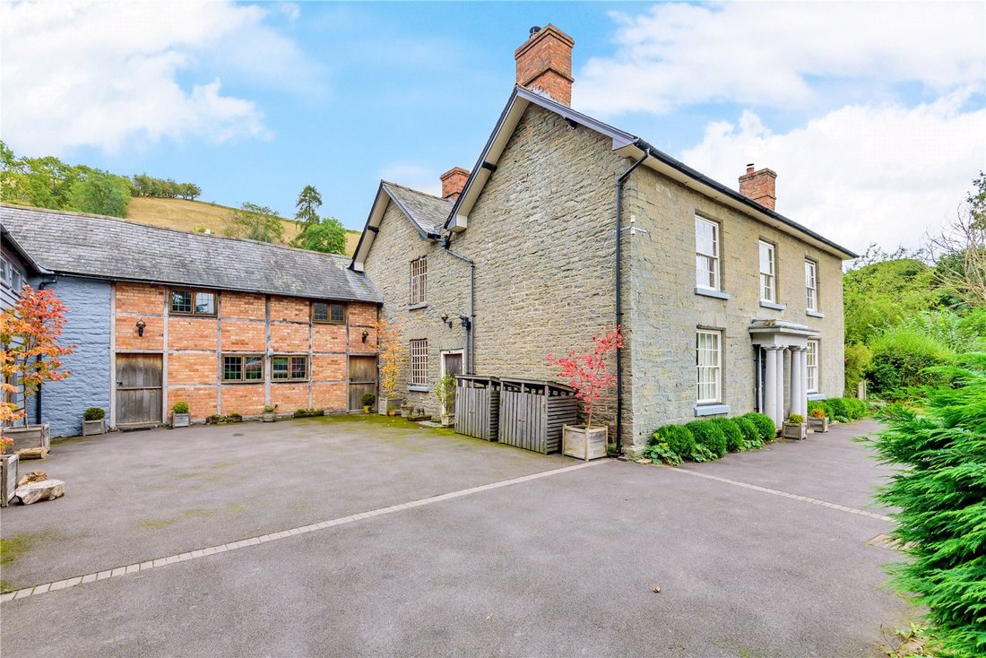 5 Bedroom Detached House For Sale In In Craven Arms, England, United