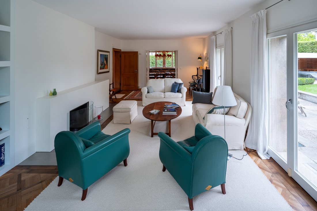 Stylish City Villa With Dream Garden And In Frankfurt Am Main, Hessen