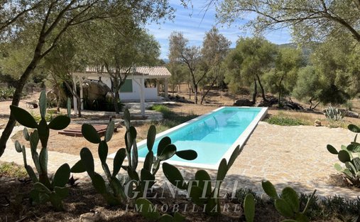 Villa in Center, Olbia, Italy 1