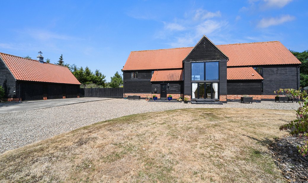 5 Bedroom Barn Conversion For Sale In In Saint Osyth, England, United