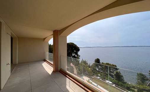 Apartment in Centre Ville, Carqueiranne, France 1