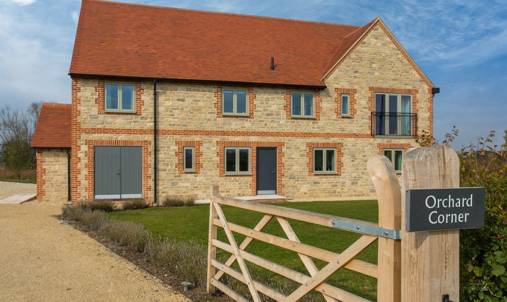 4 Bedroom Detached House For Sale In In Ludgershall, England, United