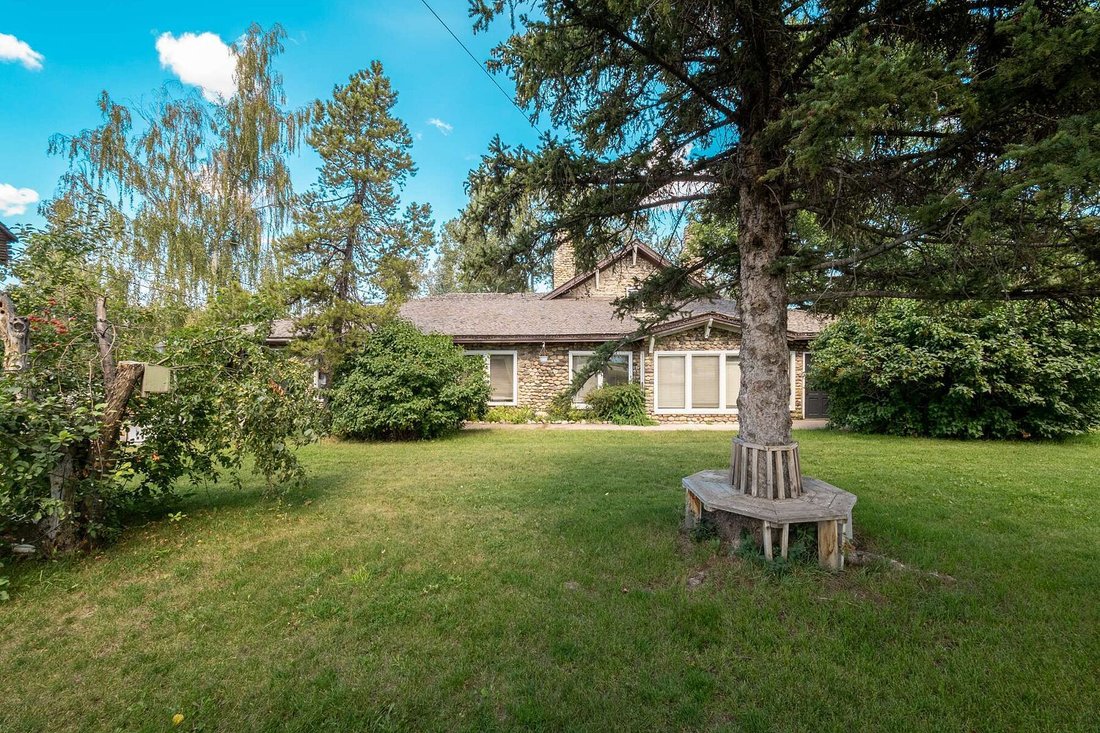 Historic Bed And Breakfast In Cardston, Alberta, Canada For Sale (13322239)