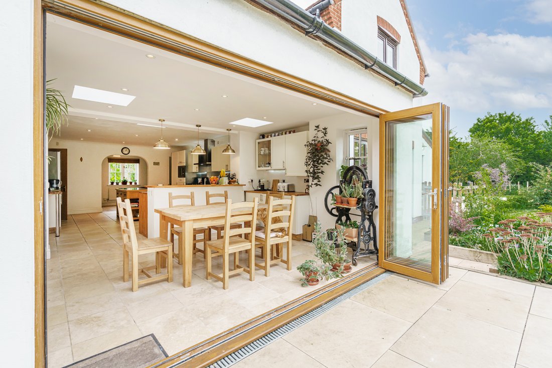 7 Bedroom Detached House For Sale In In Ludgershall, England, United Kingdom For Sale (13318094)