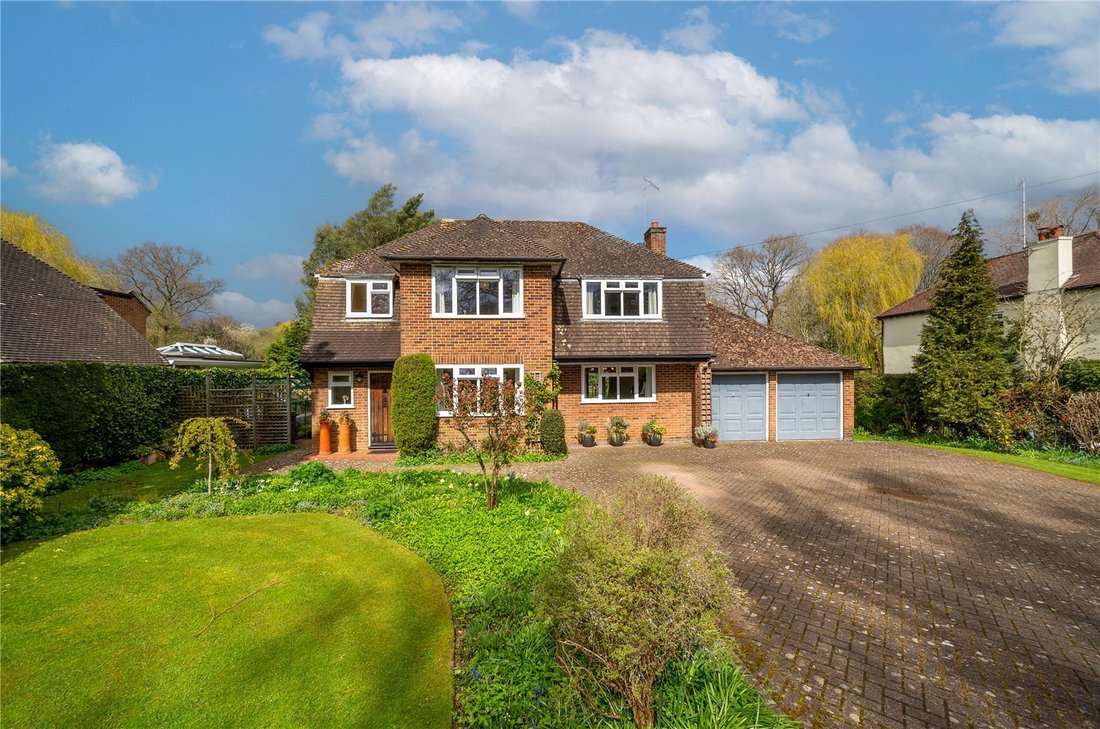 4 Bedroom Detached House For Sale In Leigh In Leigh, England, United