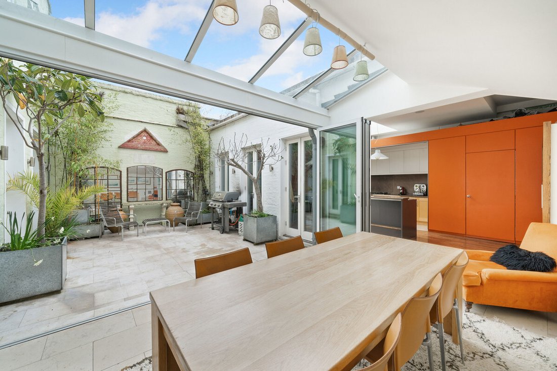 6 Bedroom Semi Detached House For Sale In In London, England, United