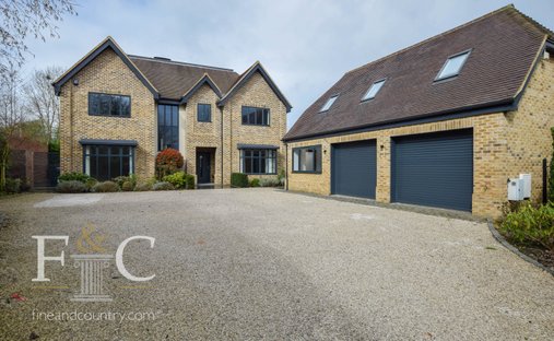 Luxury homes with terrace for sale in Cheshunt, England, United Kingdom ...