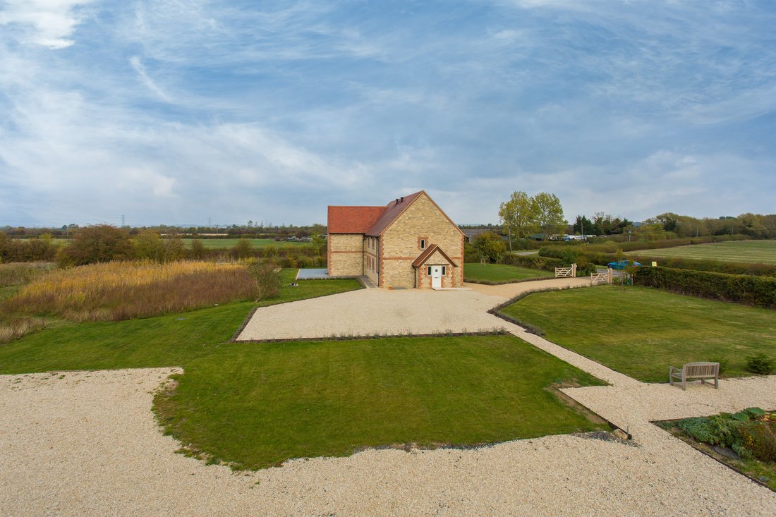 4 Bedroom Detached House For Sale In In Ludgershall, England, United Kingdom For Sale (13317739)