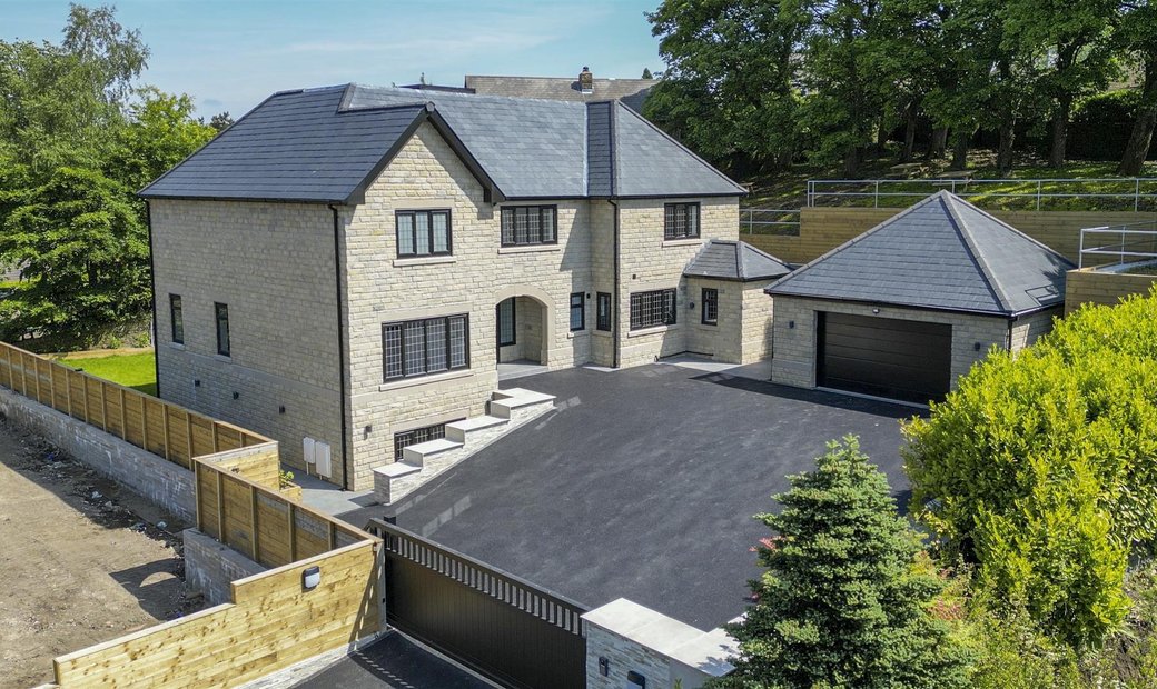 6 Bedroom Detached House For Sale In In Haslingden, England, United