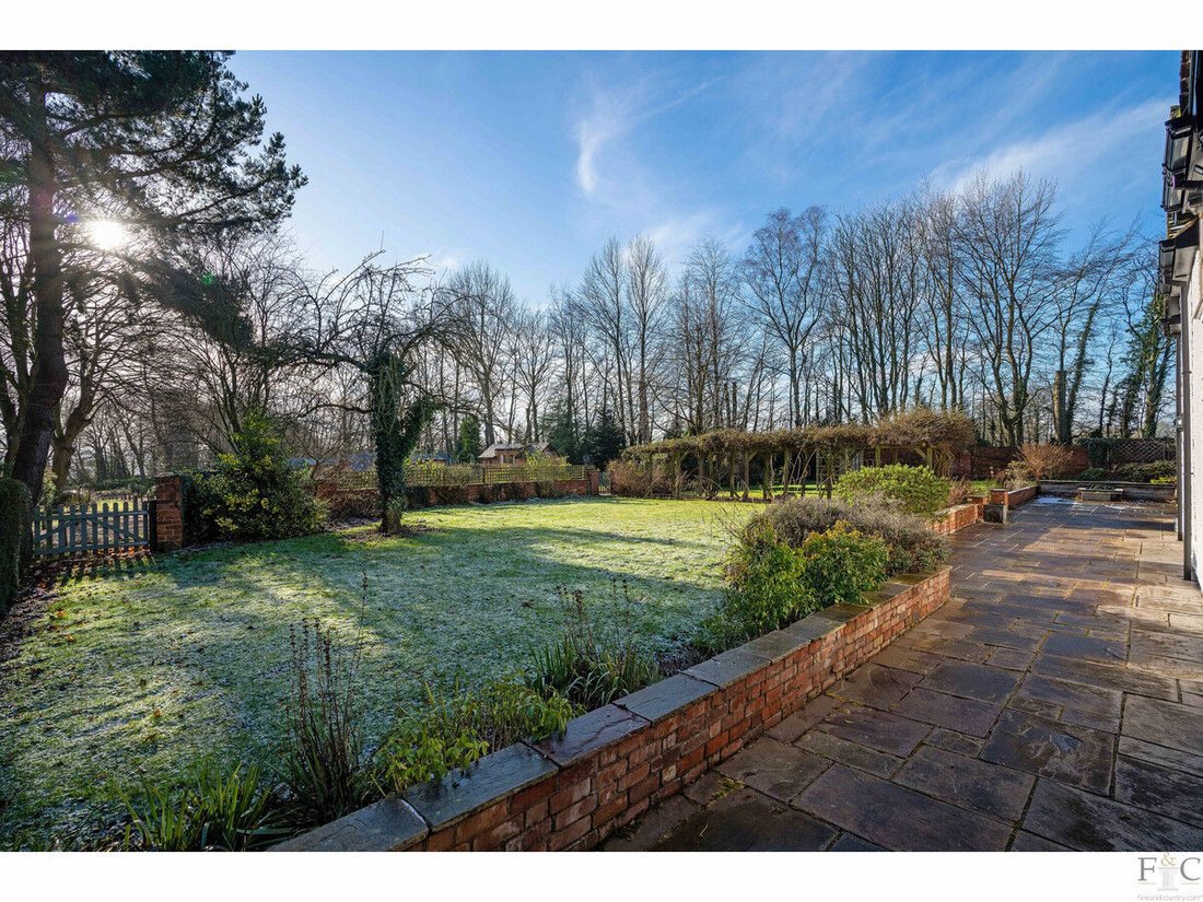 5 Bedroom Detached House For Sale In In Kirkby Mallory, England, United