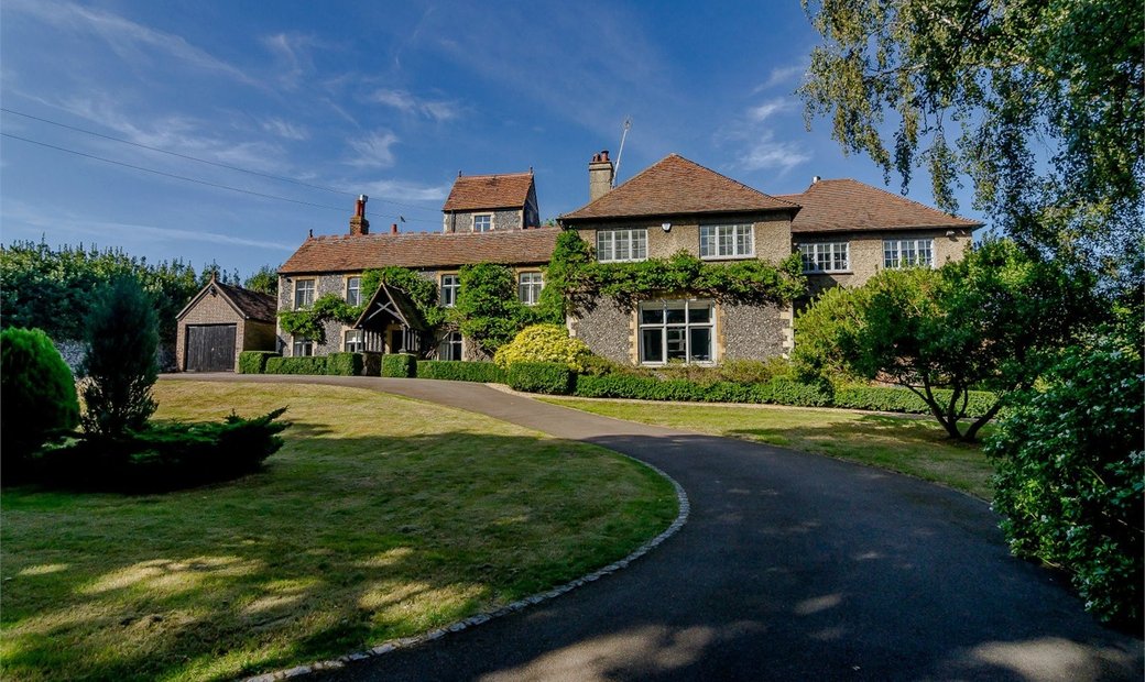 5 Bedroom Detached House For Sale In Kent In Shorne, England, United