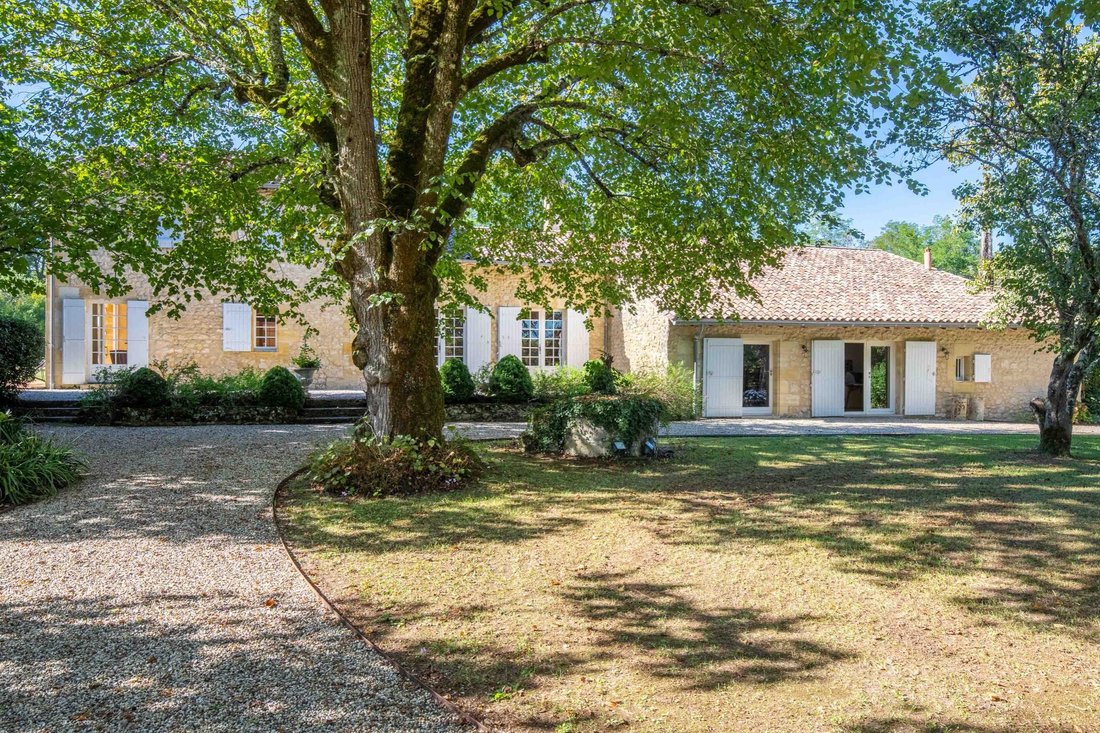 House in Bordeaux, Nouvelle-Aquitaine, France 1 - 13326614