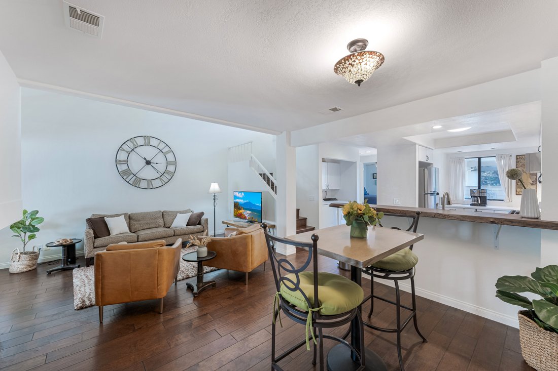 Oak Creek Townhome In Santa Barbara, California, United States For Sale