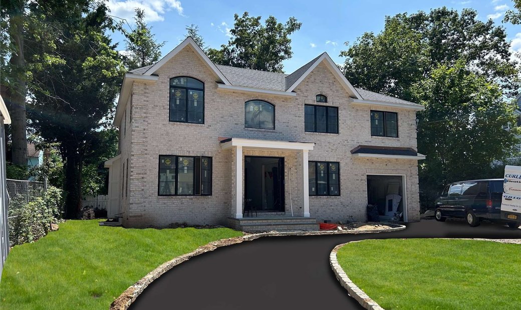 Brand New Beauty In Albertson, New York, United States For Sale (13324027)