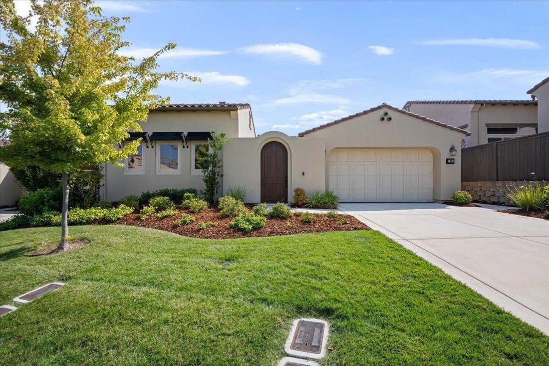 Golf Course Living In El Dorado Hills, California, United States For