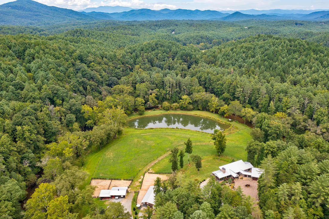The Coves Mountain River Club In Lenoir, North Carolina, United States