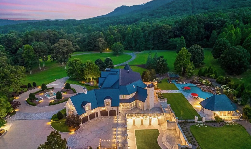 6 Bedrooms Single Family Detached In Dalton, United States For