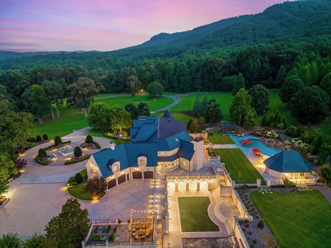 6 Bedrooms Single Family Detached In Dalton, United States For Sale (13253021)