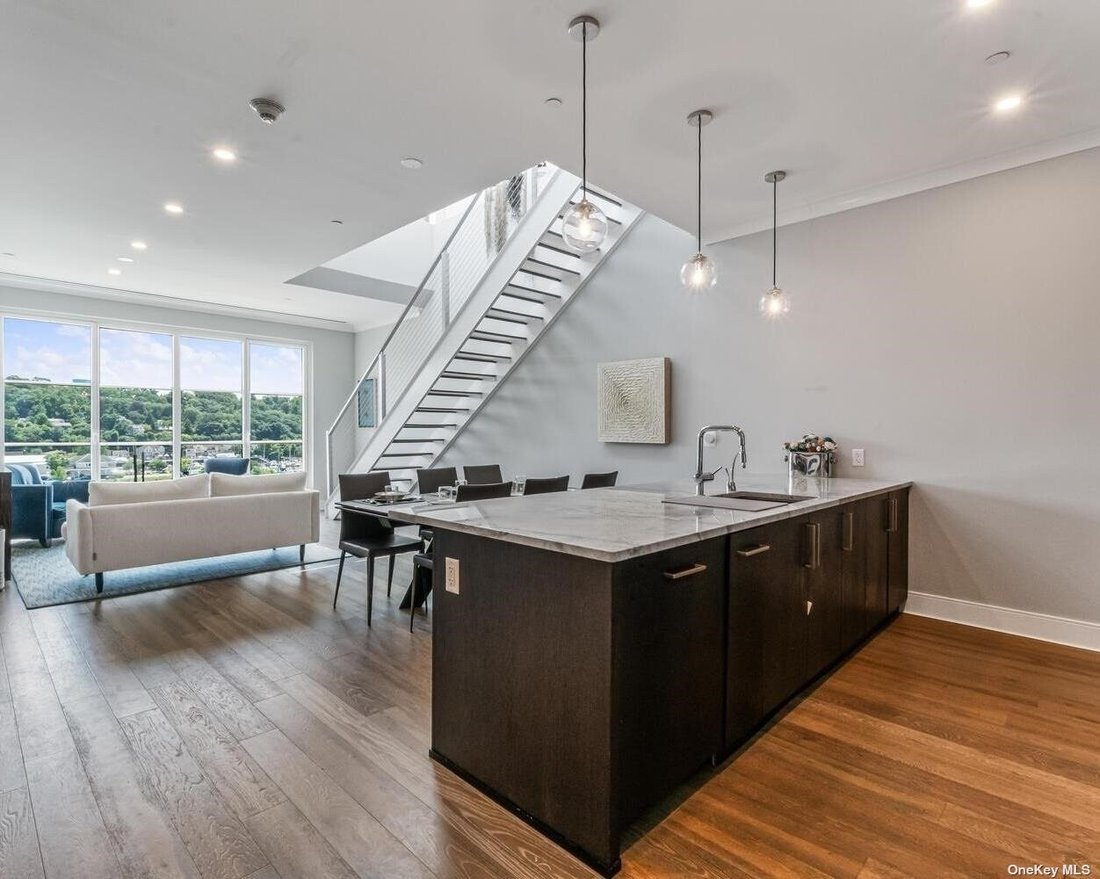Penthouse With Private Roof Deck With In Glen Cove, New York, United