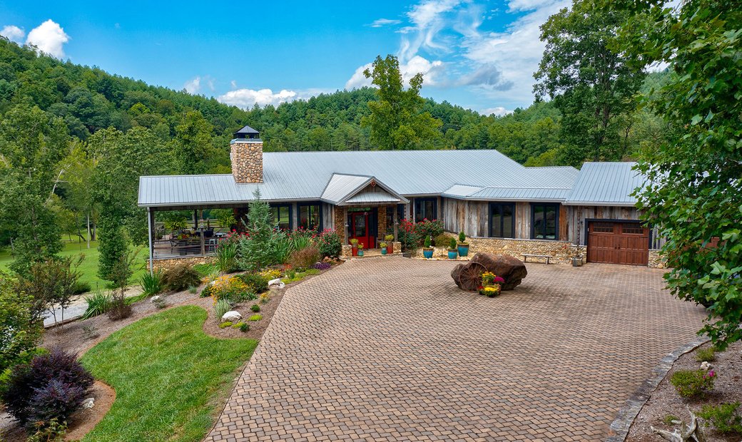 The Coves Mountain River Club In Lenoir, North Carolina, United States