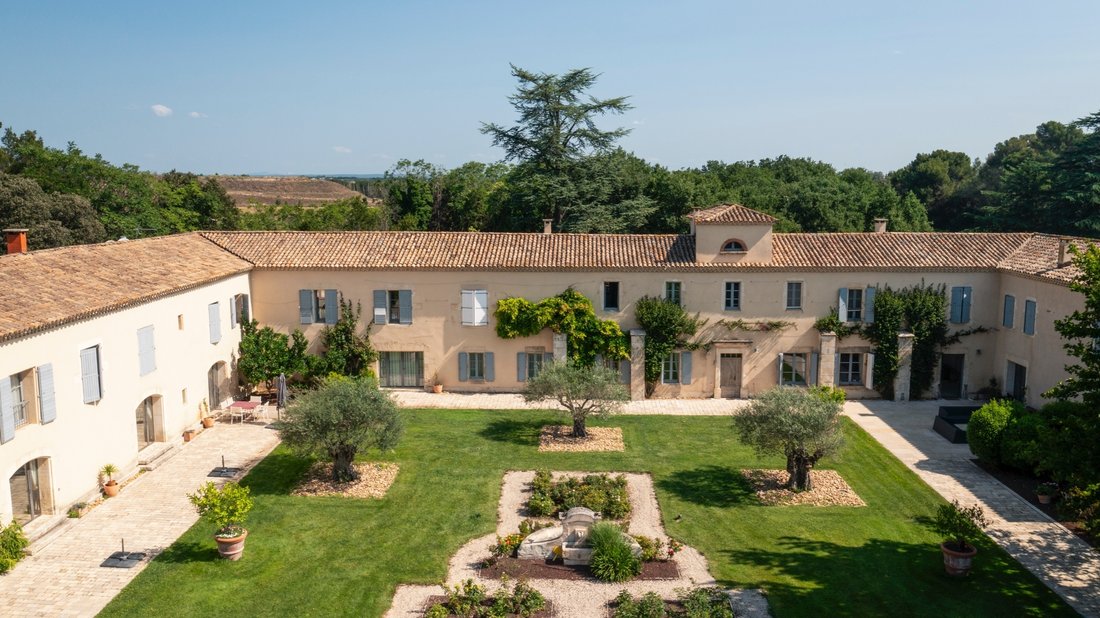 Exceptional 19th Century Estate In Arles, Provence Alpes Côte D'azur