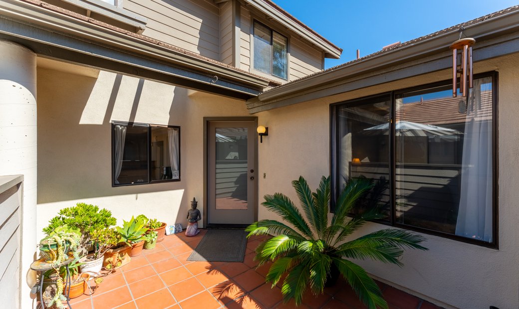Oak Creek Townhome In Santa Barbara, California, United States For Sale