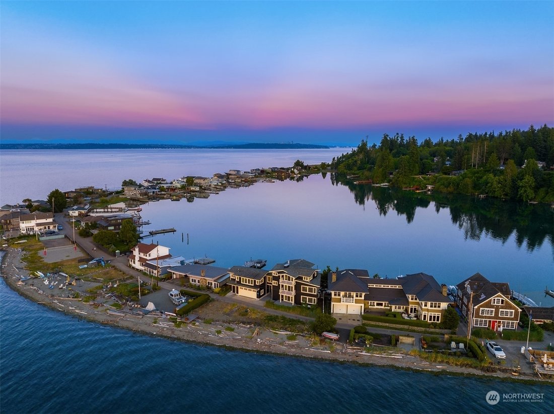 Custom Cape Cod Waterfront Home In Bainbridge Island, Washington