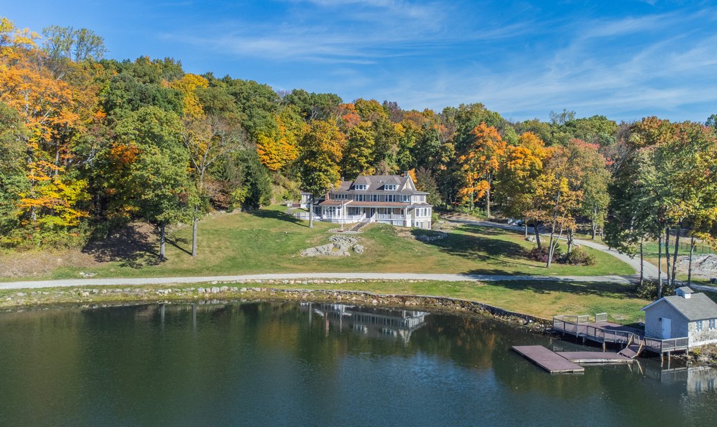 6 Bedrooms Single Family Detached In Kinnelon, New Jersey, United