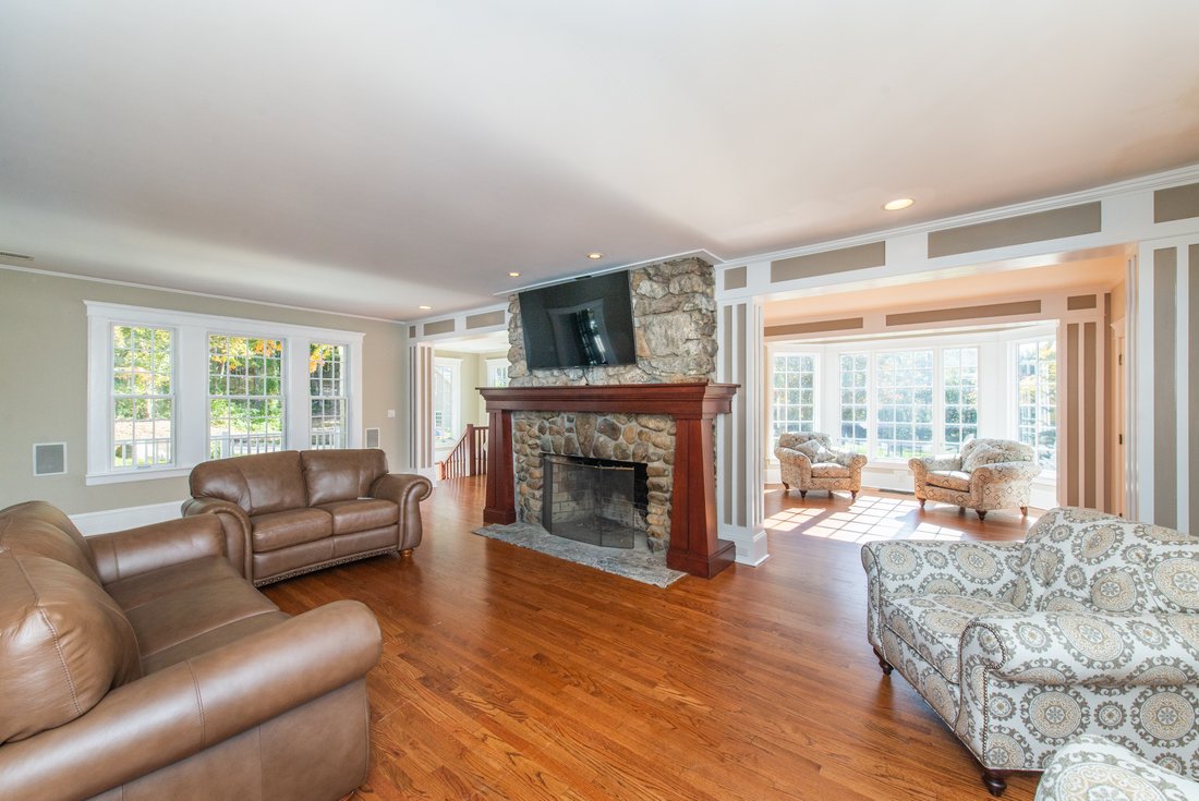 6 Bedrooms Single Family Detached In Kinnelon, New Jersey, United