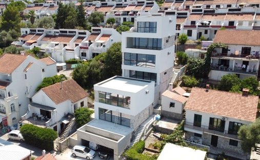 Haus in Tivat, Tivat Municipality, Montenegro 1